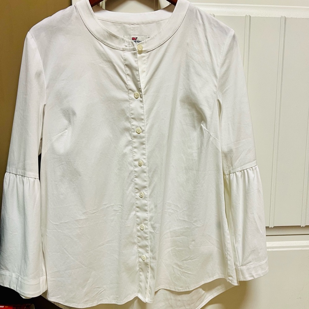 Vineyard vines white top